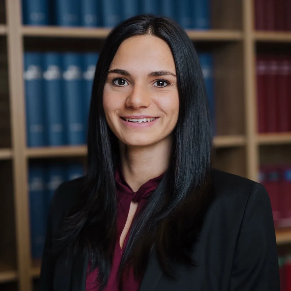 Julia Zierer, Steuerberaterin